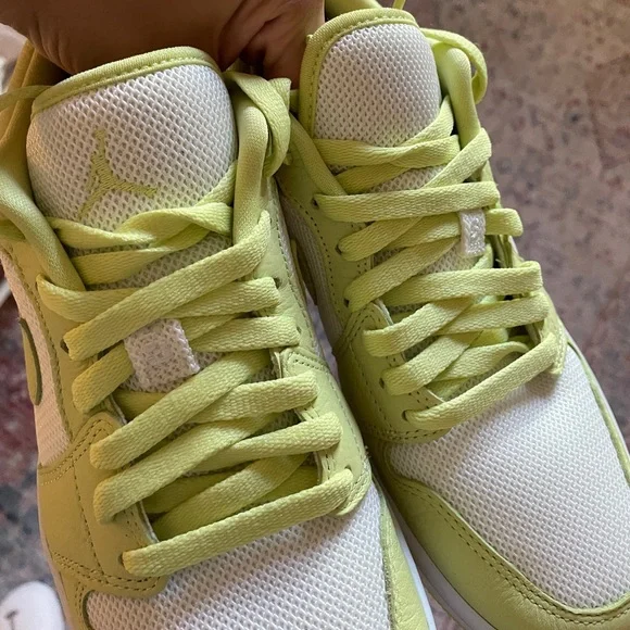 Nike Air Jordan 1 - Picture 5 of 10